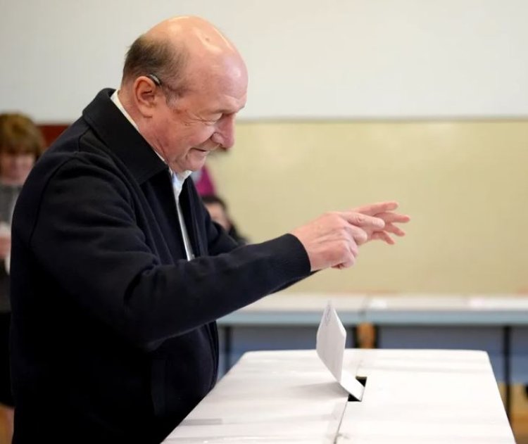 Băsescu: Poporul decide între un candidat pro-Moscova și unul pro-atlantic