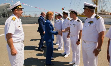 Majestatea Sa Margareta și Principele Radu au vizitat fregata Regina Maria și Academia Mircea cel Bătrân