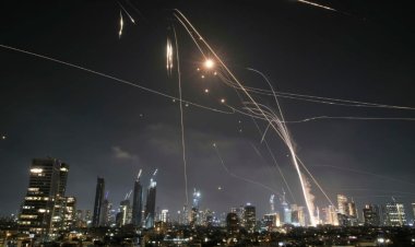 Iranul atacă Israelul cu zeci de rachete balistice. Cel puțin 40 de persoane au fost rănite