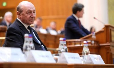 Traian Băsescu, operat pe cord la un spital din Paris