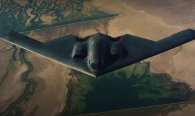 Bombardiere americane B-2, capabile să transporte bombe anti-buncăr, au decolat de la o bază din SUA