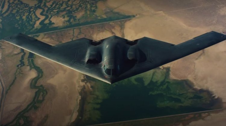 Bombardiere americane B-2, capabile să transporte bombe anti-buncăr, au decolat de la o bază din SUA