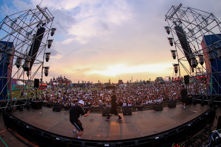 Ziua 0 la Beach, Please! 2025: Un început epic, cu apariții surpriză ale lui Swae Lee și Young Thug