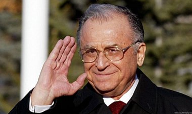 Fostul președinte Ion Iliescu a murit la vârsta de 95 de ani. Era diagnosticat cu cancer pulmonar.