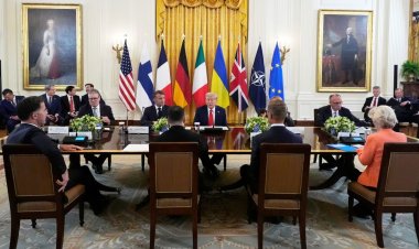Au început negocierile dintre Donald Trump și liderii europeni care îl însoțesc pe Volodimir Zelenski la Casa Albă
