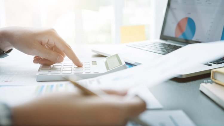 Capital social impus pentru SRL de minim 8.000 de lei. Firmele au timp doi ani să ajungă la acest nivel.