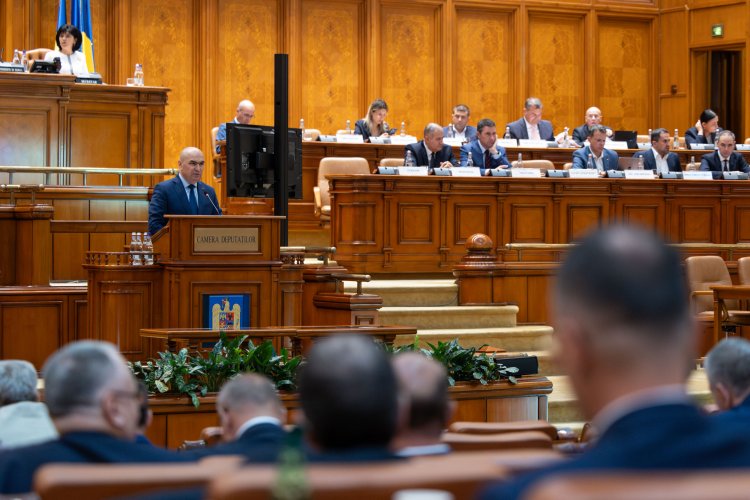 Trei din cele patru moțiuni de cenzură împotriva guvernului Bolojan au picat