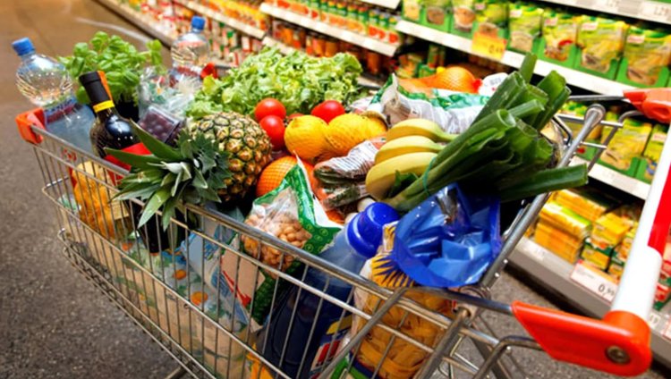 Guvernul a prelungit plafonarea adaosului comercial la alimentele de bază