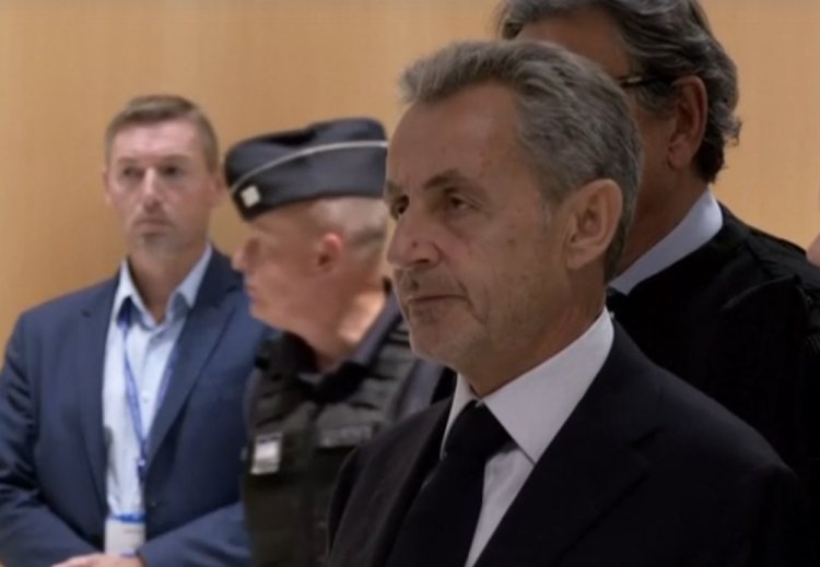Fostul președinte francez Nicolas Sarkozy, condamnat la 5 ani de închisoare cu executare