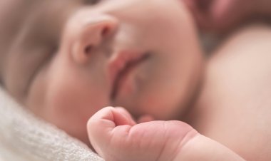 Programul BEBE TRUSOU continuă. Vor primi banii și familiile care au depus cereri în perioada februarie – aprilie 2024