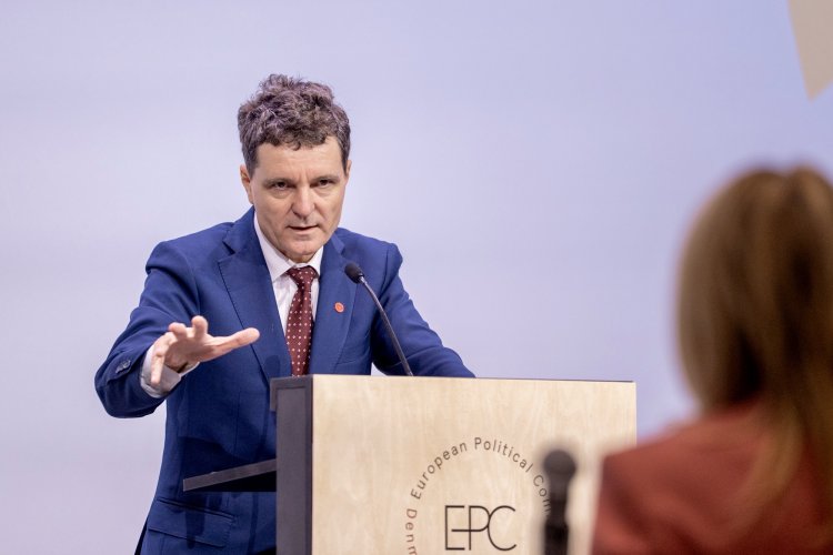 Raportul prezentat de președinte liderilor europeni: Atacuri cibernetice, acțiuni secrete și propagandă.