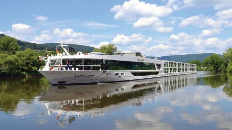 Nava fluvială de pasageri Scenic Jasper, escală în Portul Constanţa. Are la bord peste 150 de turişti