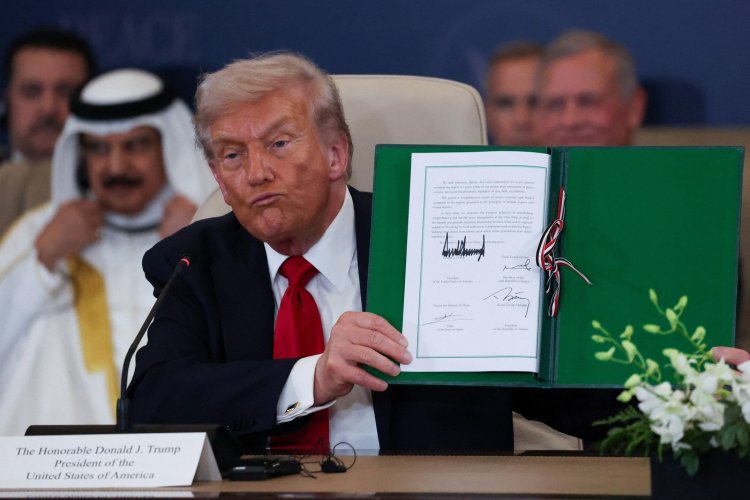Donald Trump a semnat Acordul de pace pentru Gaza. Trump: A durat 3.000 de ani. Nu am mai văzut niciodată atâta fericire