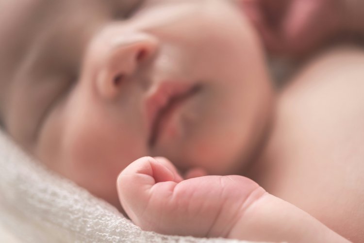 Programul BEBE TRUSOU continuă. Vor primi banii și familiile care au depus cereri în perioada februarie – aprilie 2024