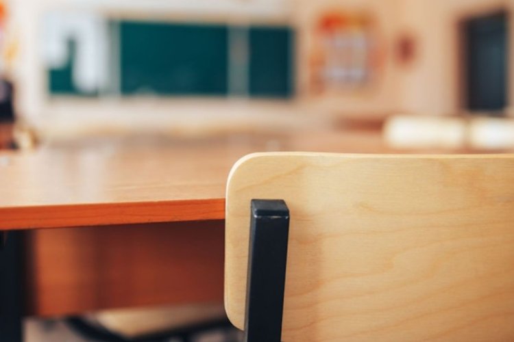 Aproape 2.000 de elevi vor învăța on-line pentru că în școli nu se poate asigura căldură