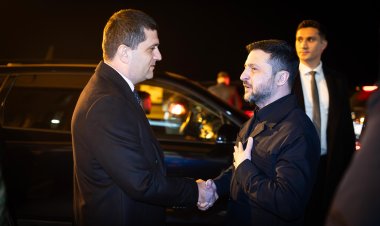 FOTO Ministrul Radu Miruță și președintele Volodimir Zelenski, în vizită la Baza 86 Aeriană de la Borcea