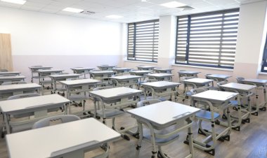 Continuă livrarea mobilierului și a echipamentelor în unitățile de învățământ din municipiul Constanța