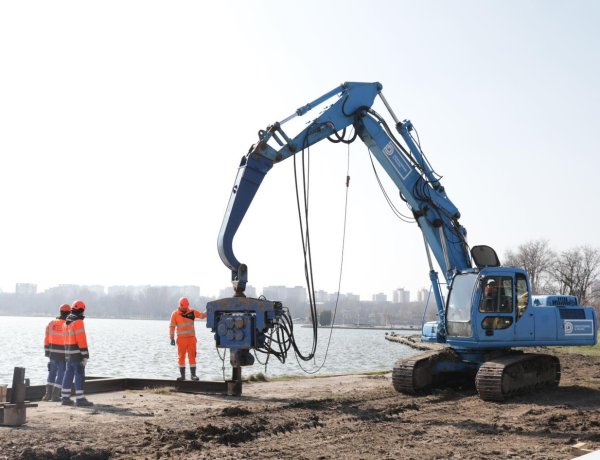 Au început lucrările de reabilitate a malurilor lacului Tăbăcărie