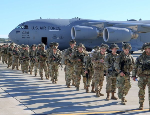 SUA iau în considerare trimiterea a 10.000 de soldați suplimentari în Orientul Mijlociu