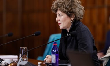 Olguța Vasilescu: Oana Gheorghiu nu a condus în viaţa ei nici măcar un coteț de curci