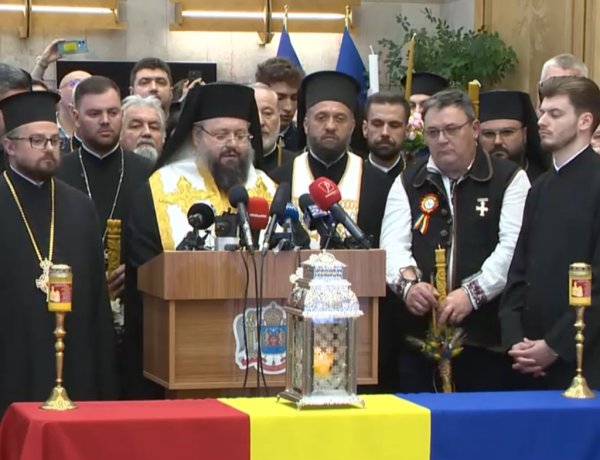 Sfânta Lumină de la Ierusalim a ajuns în România. Părinte Ioan Meiu: Lumina este fundamentul vieții și al cunoașterii