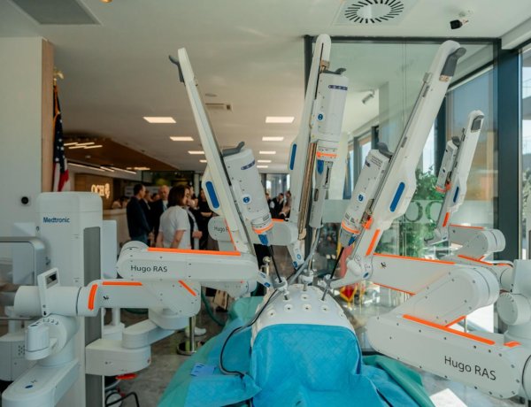 Un robot chirurgical de ultimă generație a ajuns la Ovidius Clinical Hospital