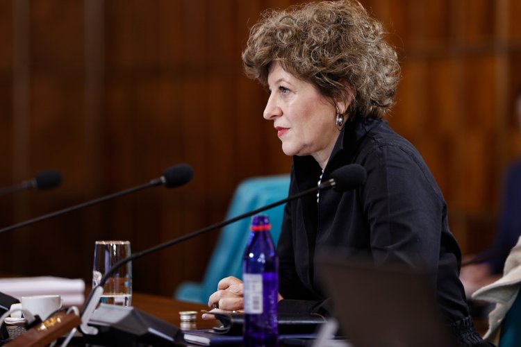 Olguța Vasilescu: Oana Gheorghiu nu a condus în viaţa ei nici măcar un coteț de curci