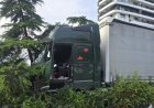Un TIR a lovit mai multe mașini în Constanța. Şofer bătut de un poliţist local