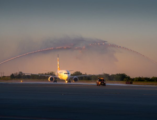 Primul charter cu turiști polonezi a aterizat la Aeroportul Internațional Mihail Kogălniceanu