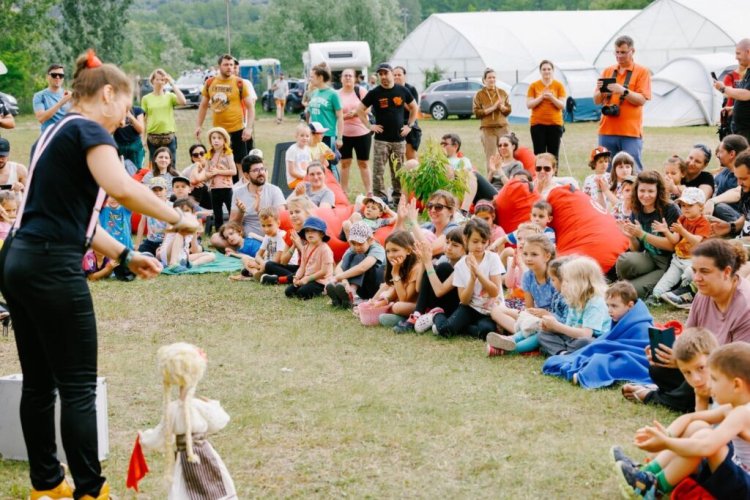 BIBI CampFest ajunge la ediția aniversară cu o nouă locație în Munții Buzăului