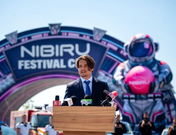 Beach, Please!, cel mai mare festival din Europa, dă startul celei de a 5-a ediții și deschide porțile stațiunii NIBIRU