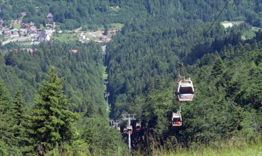 În primul semestru din 2026, turismul a scăzut cu 6,8 la sută la sosirile românilor în structurile de cazare clasificate