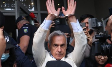 Călin Georgescu, scos în cătușe de la DIICOT. A fost reținut pentru 24 de ore.