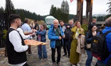 România nu are nevoie doar de reclamă, are nevoie de oameni care să-i spună povestea