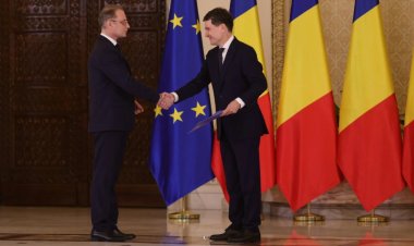 Guvernul Niculecu a depus jurământul. Nicuşor Dan: Există aşteptări pentru reforme.